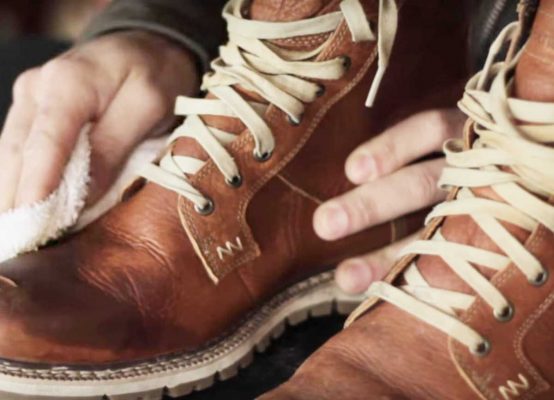 چگونه مراقب کفش های خود در زمستان باشیم؟ 