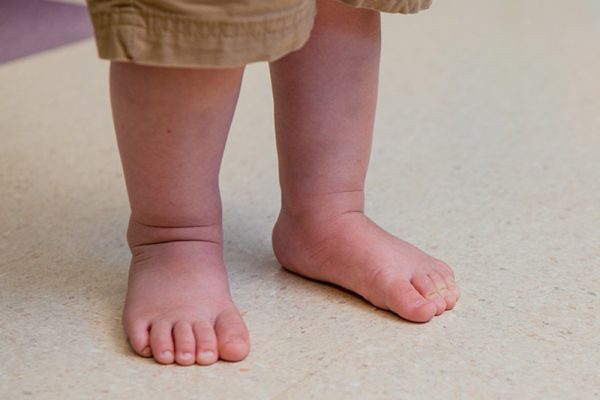 نحوه اندازه گیری سایز پای کودک